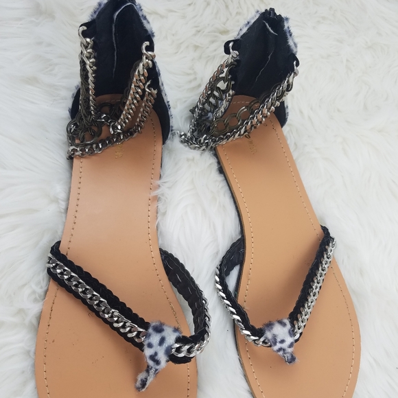 Leopard Print Flat Sandals with Chain Detail - Picture 2 of 6